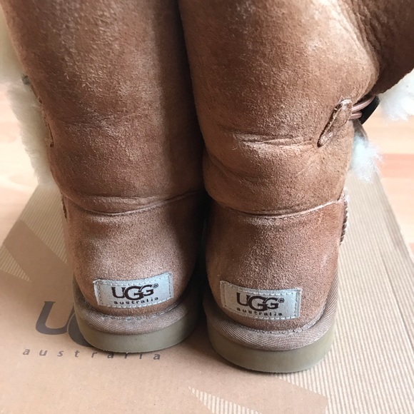 Ugg Bailey Button Tan - Picture 4 of 6